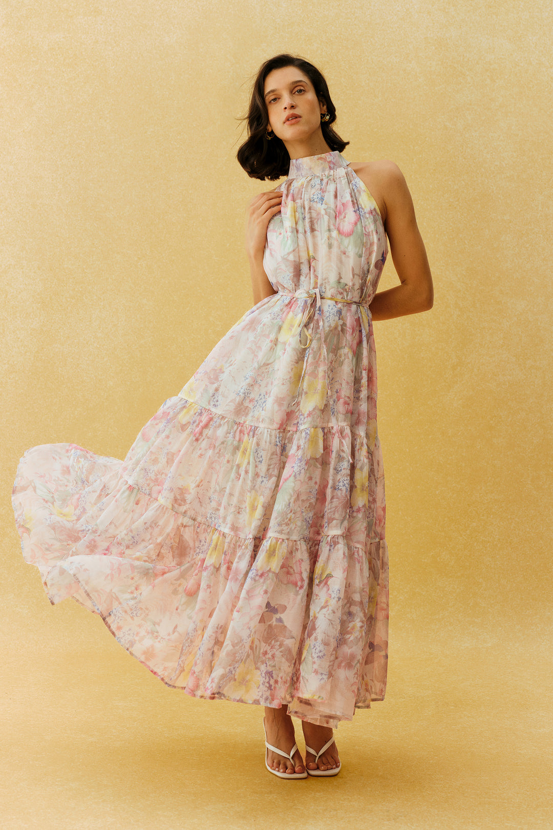 Stay In The Garden pinkes Maxikleid mit Blumenmuster und Spaghettiträgern Vorderansicht
