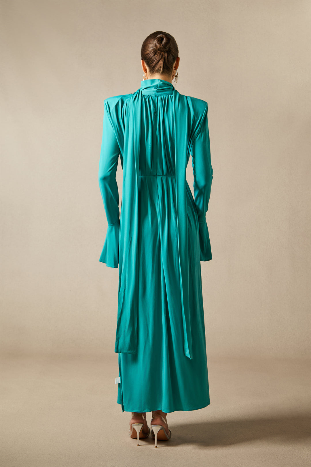 Yedda Maxikleid in Bewegung - KYMA