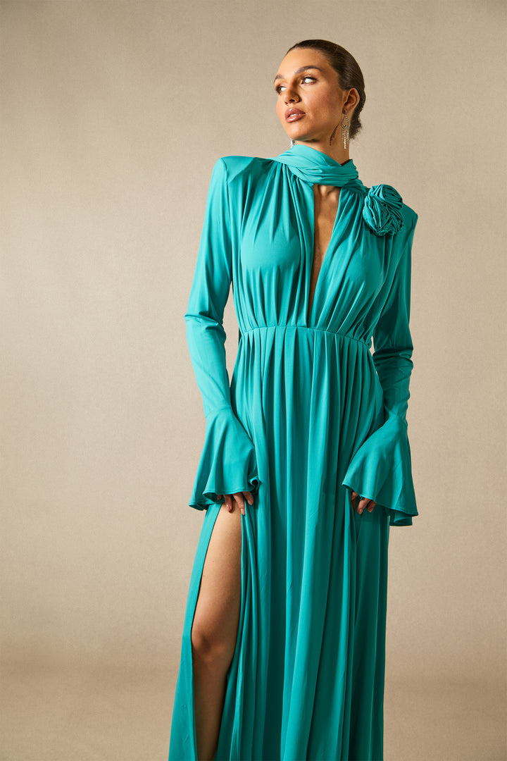 Detailansicht Blumenbesatz am Yedda Maxikleid - KYMA
