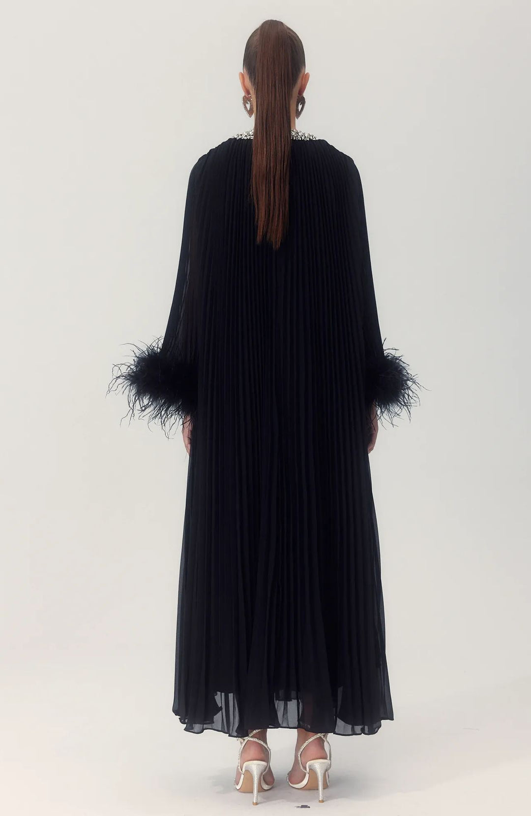 Styling-Vorschlag für das Maxikleid mit Schmuck - KYMA