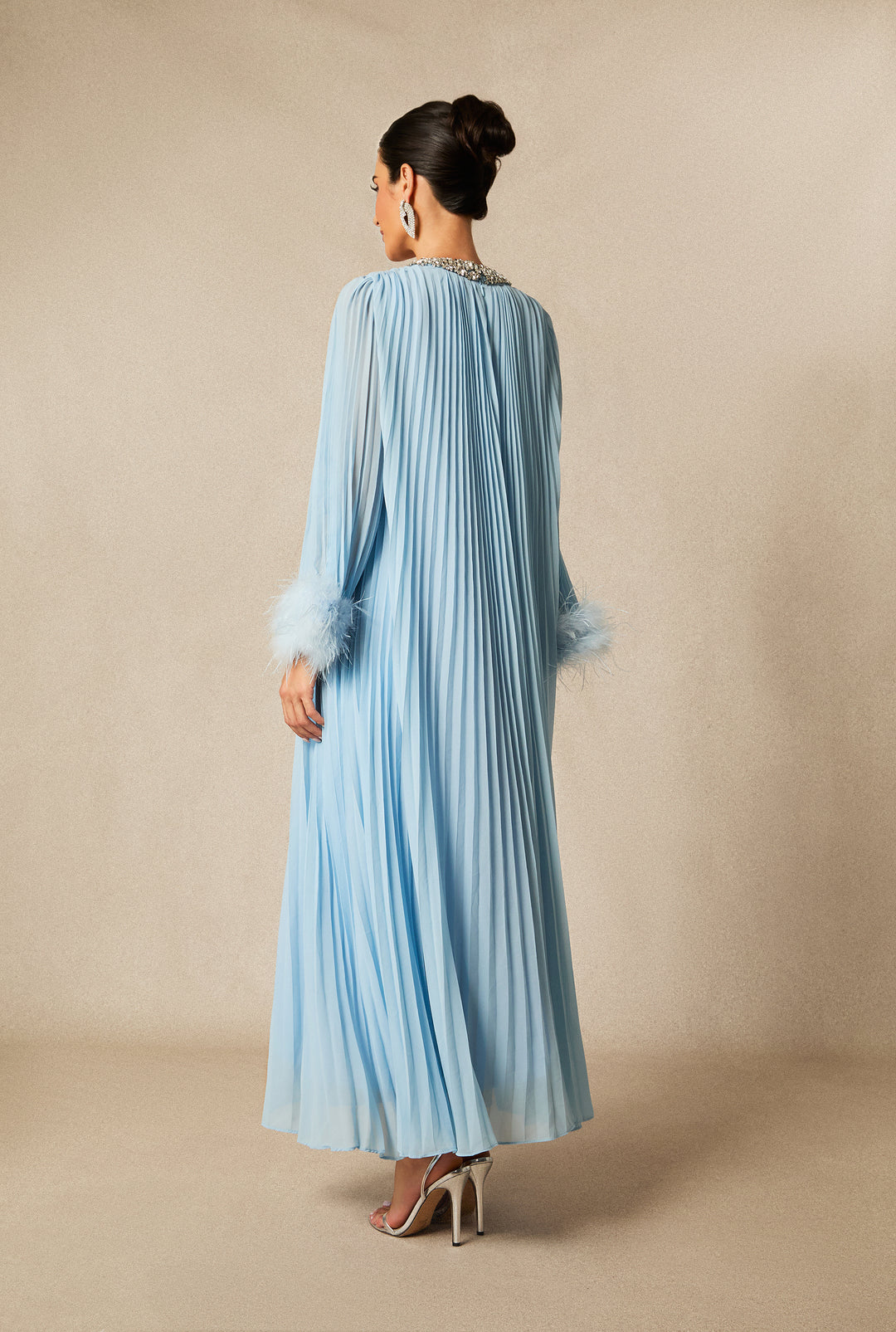 Yvonne Kleid mit seitlicher Ansicht KYMA
