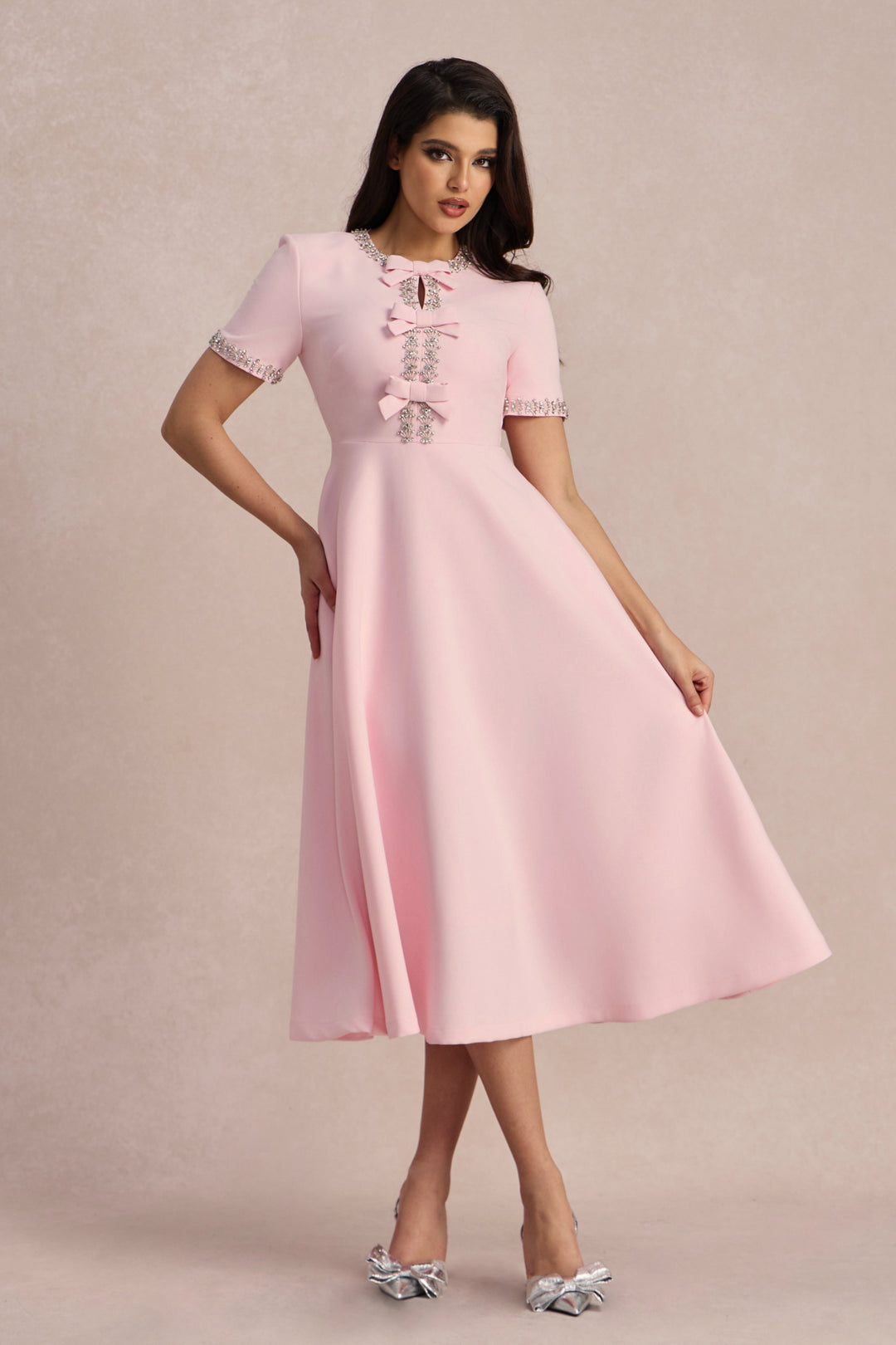 Zoe Midikleid mit Schleife und Kristallverzierung, Vorderansicht - KYMA